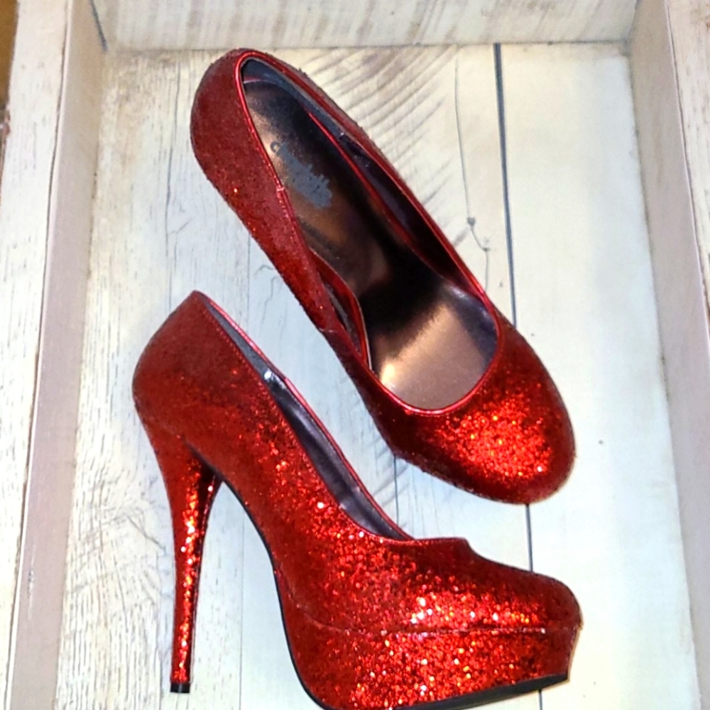 NEW! Dorothy's Ruby Red Slippers♥️
